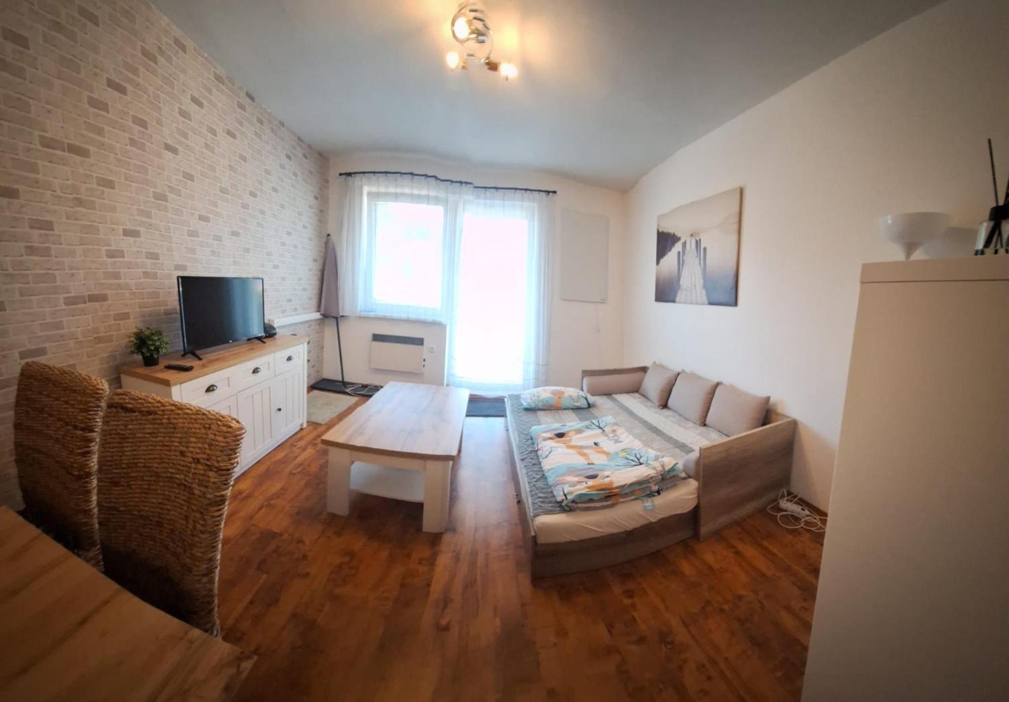 Apartman S Terasou Ошчадница Экстерьер фото